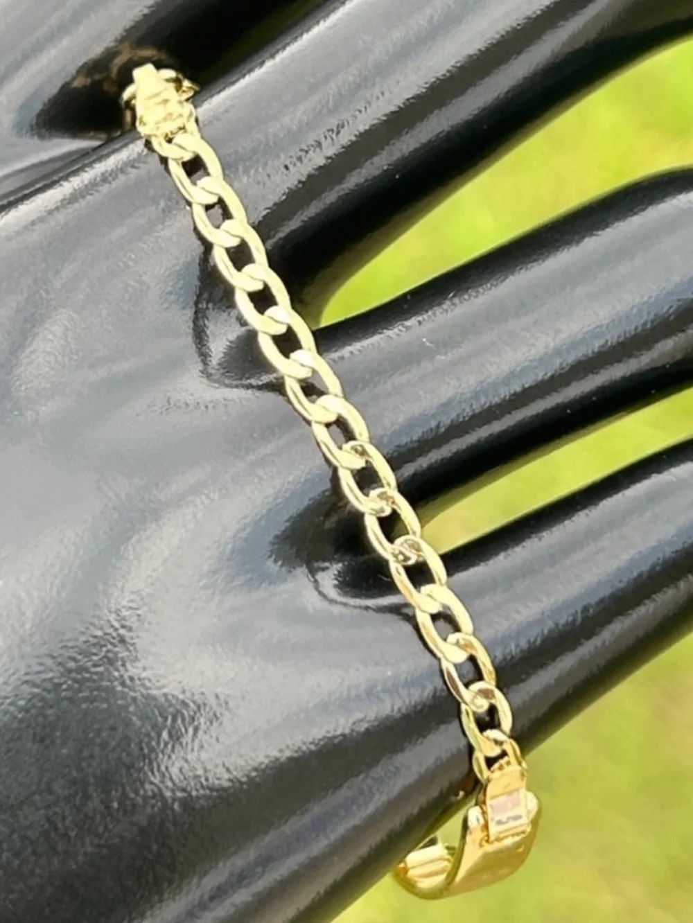 New gold (ID) bracelet